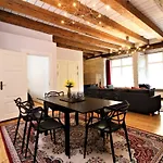 - Old Town Appartement *