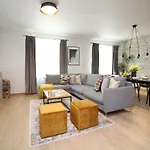 - Old Town Appartement *