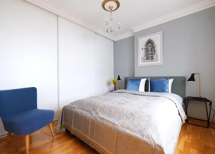 - Old Town Apartament *