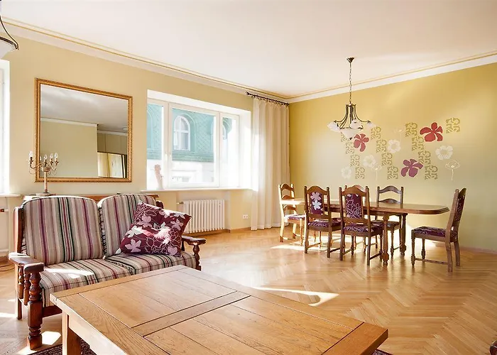 - Old Town Apartament *