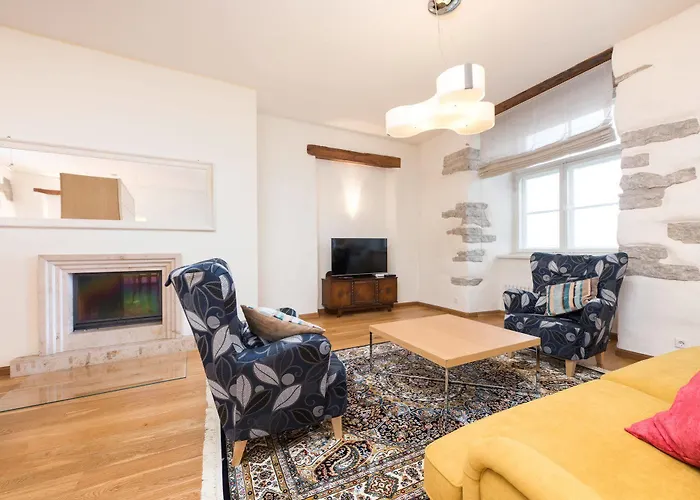 - Old Town Apartament *